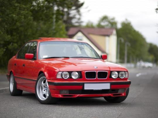BMW E34 V8 FRONT CORNERS