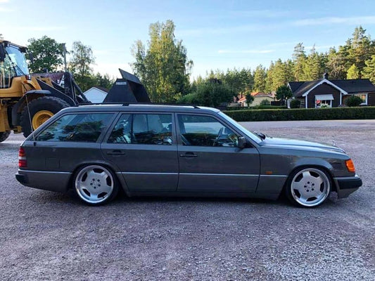 18" AERO II MONOBLOCK STYLE (WITH STICKERS) – F: 8J ET35 / R: 9J ET35 – 5x112