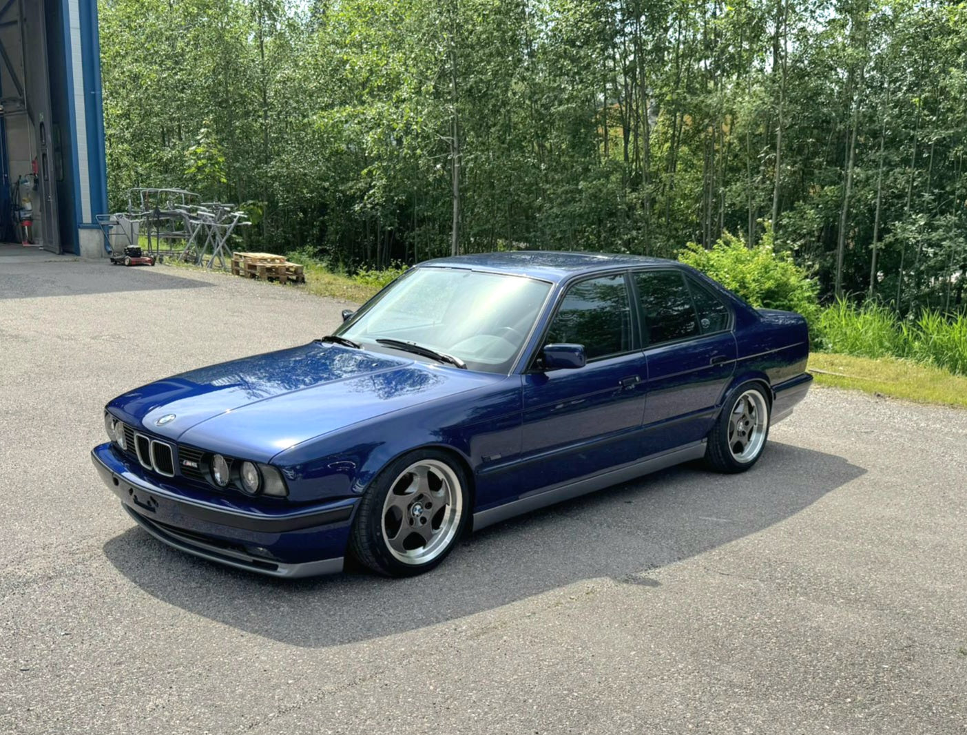 17" THROWING STAR (STYLE 21) STYLE – F: 8J ET20 / R: 9J ET22 – 5x120