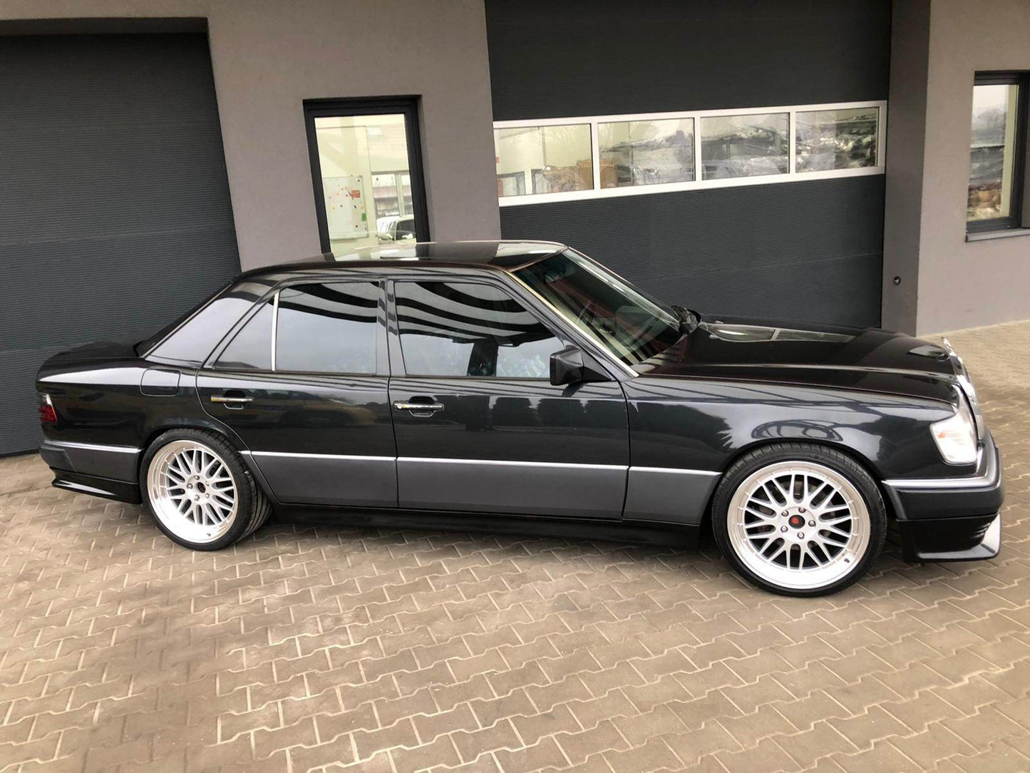 W124/S124 KAMEI STYLE SIDE SKIRTS SET