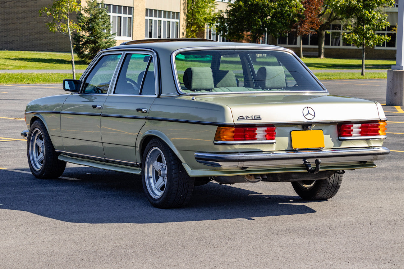 W123 AMG STYLE SIDE SKIRTS SET