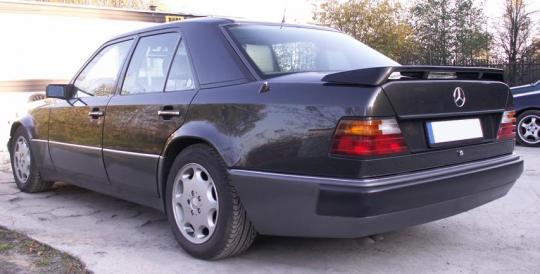 W124 SEDAN HELLA STYLE REAR SPOILER