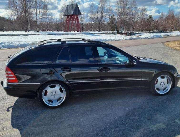 18" AERO II MONOBLOCK STYLE (WITH STICKERS) – F: 8J ET35 / R: 9J ET35 – 5x112