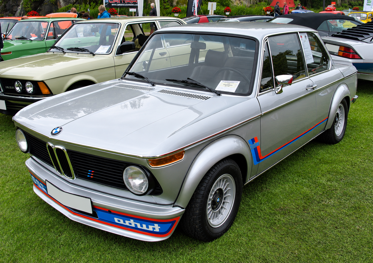 BMW E10 2002 TURBO STYLE FENDER FLARES