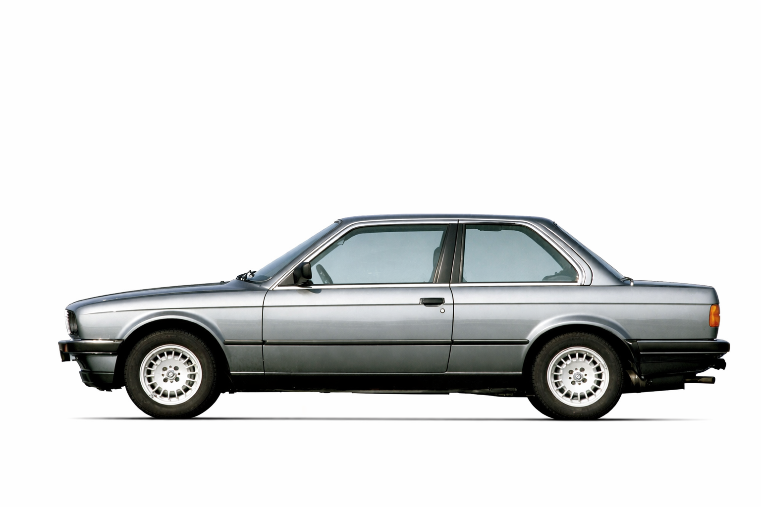 BMW E30 OEM LOOK FRONT FENDERS