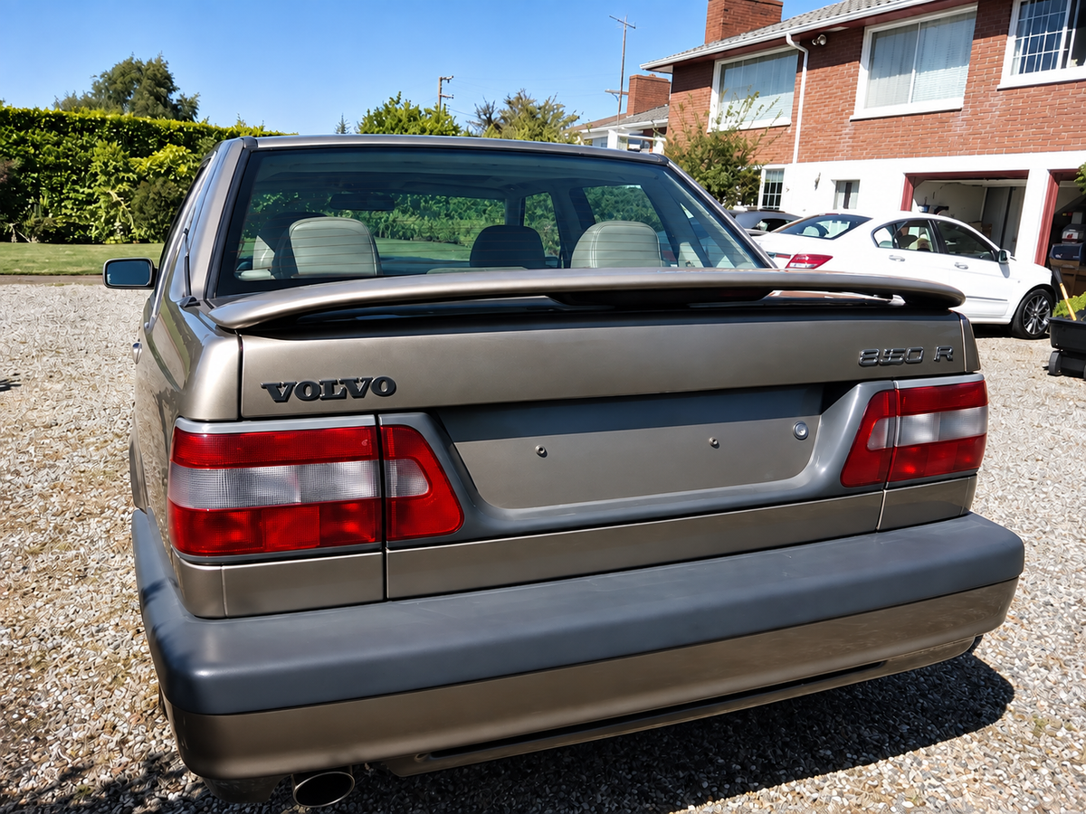 VOLVO 850 REAR SPOILER