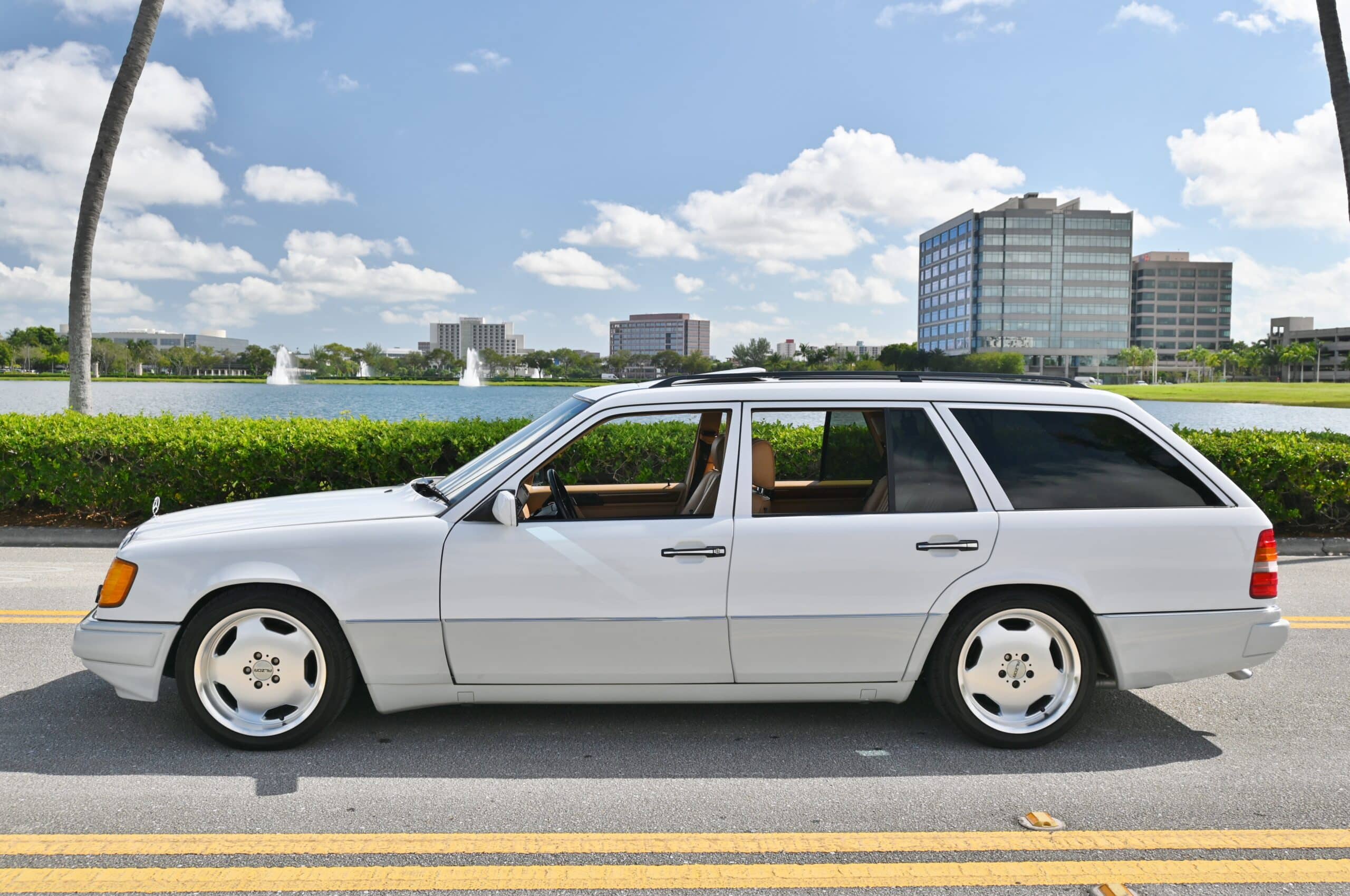 18" AERO II MONOBLOCK STYLE 5X112 (NO STICKERS)