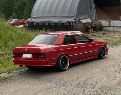 W201 KAMEI STYLE SIDE SKIRTS SET PRE-FACELIFT