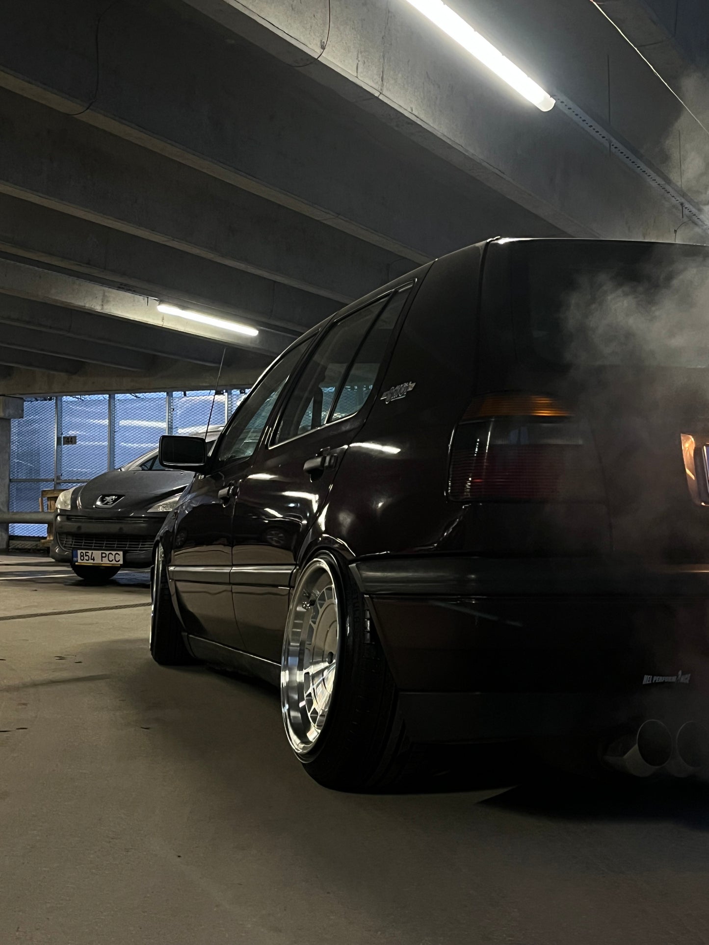 16" ROTIFORM STYLE – F: 8.5J ET20 / R: 9.5J ET25 – 4x100