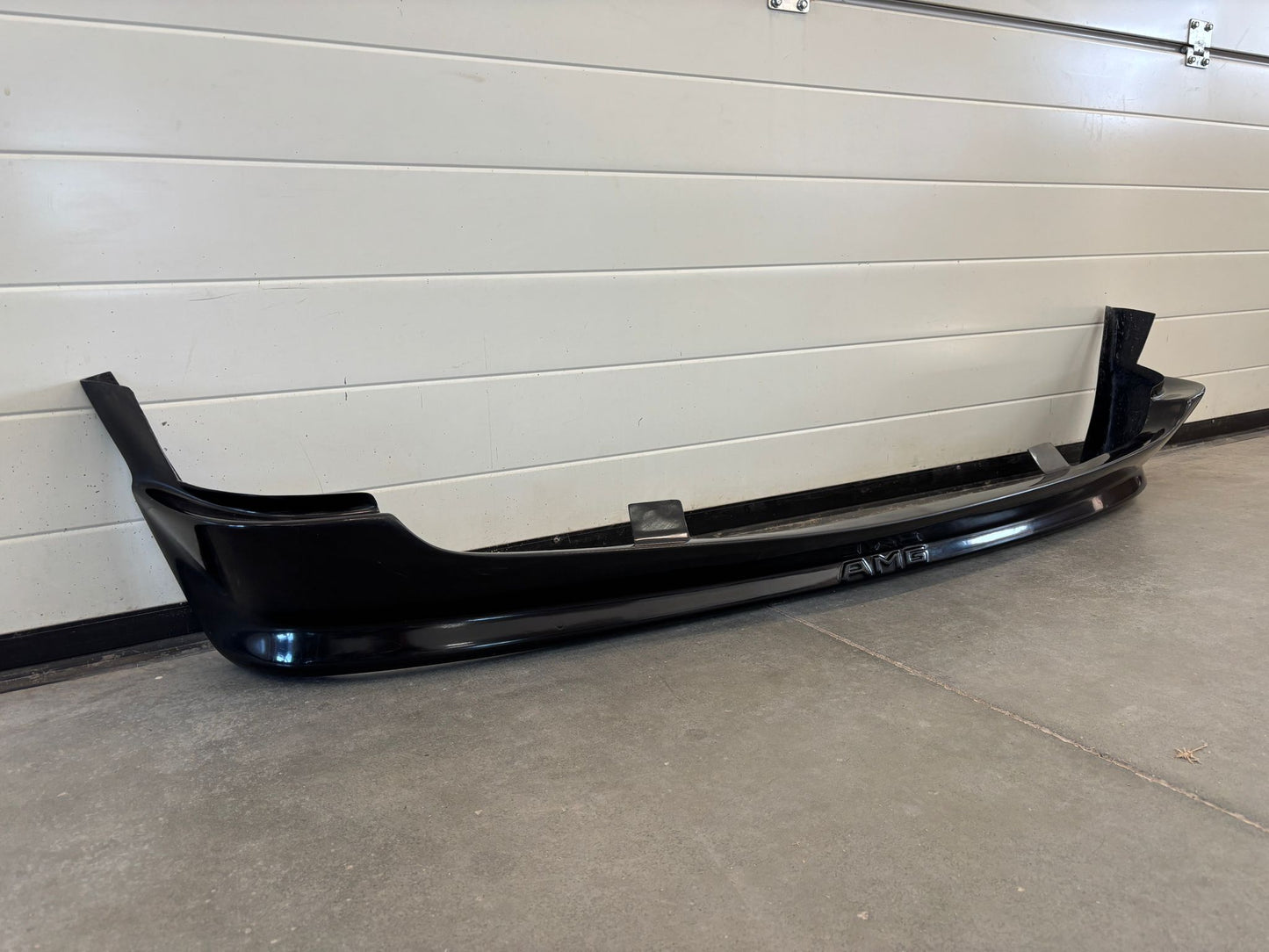 W123 AMG STYLE FRONT BUMPER ADD-ON