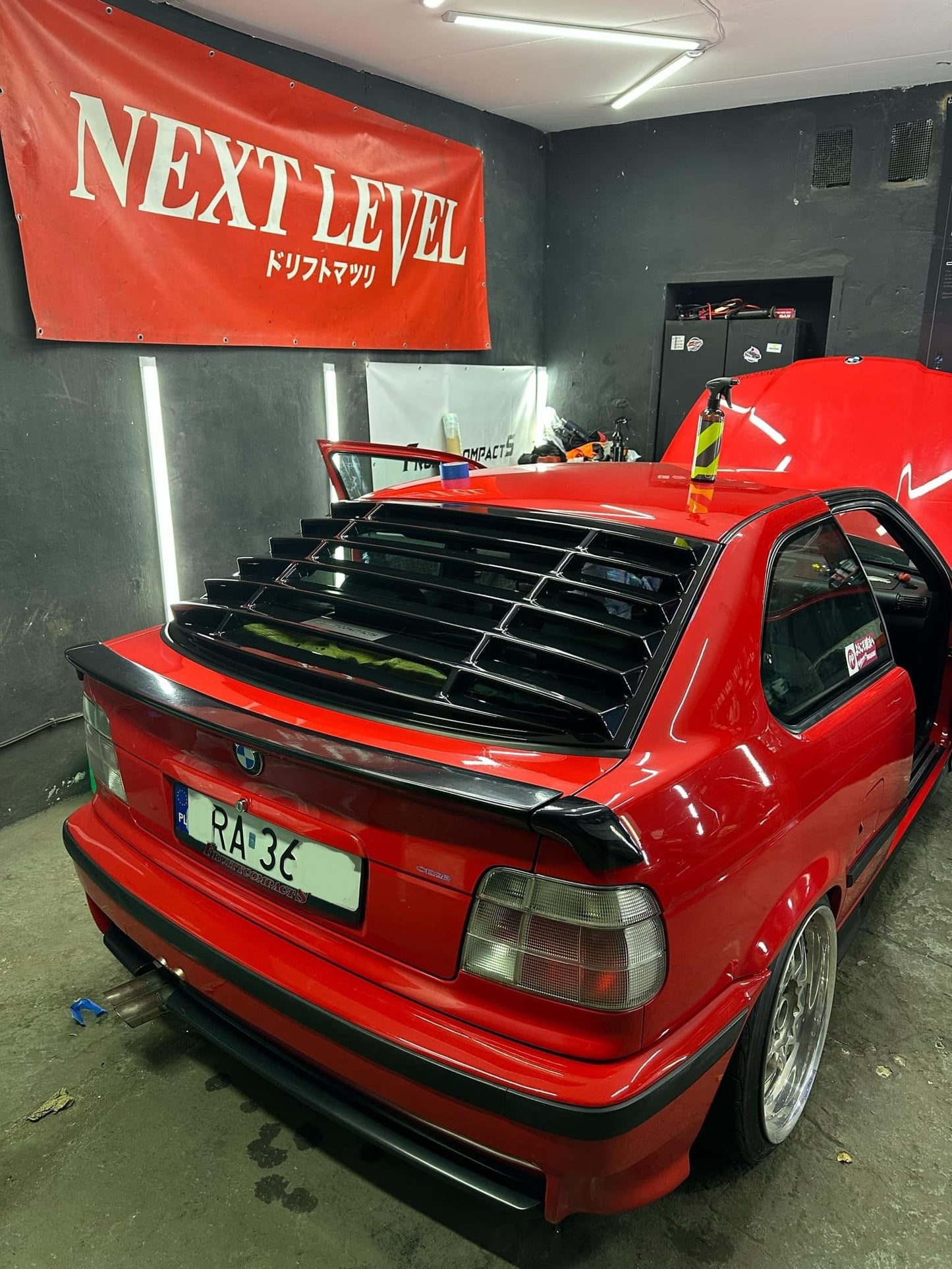 BMW E36 COMPACT REAR WINDOW LOUVER ABS