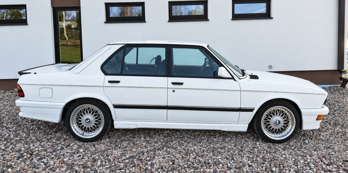BMW E28 M535 STYLE SIDE SKIRTS SET