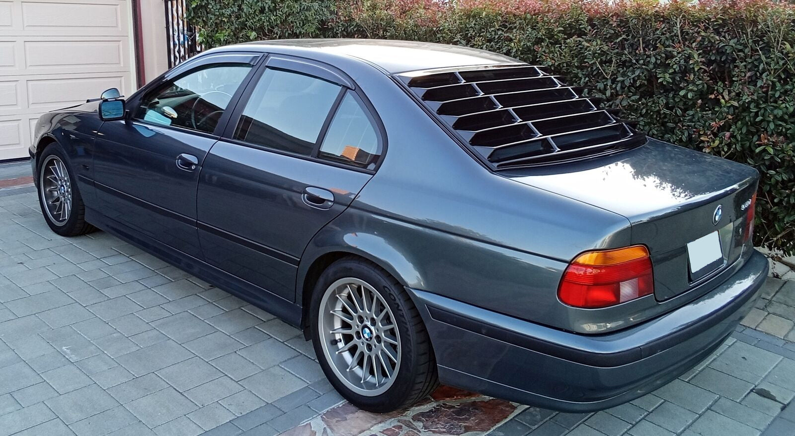 BMW E39 REAR WINDOW LOUVER ABS