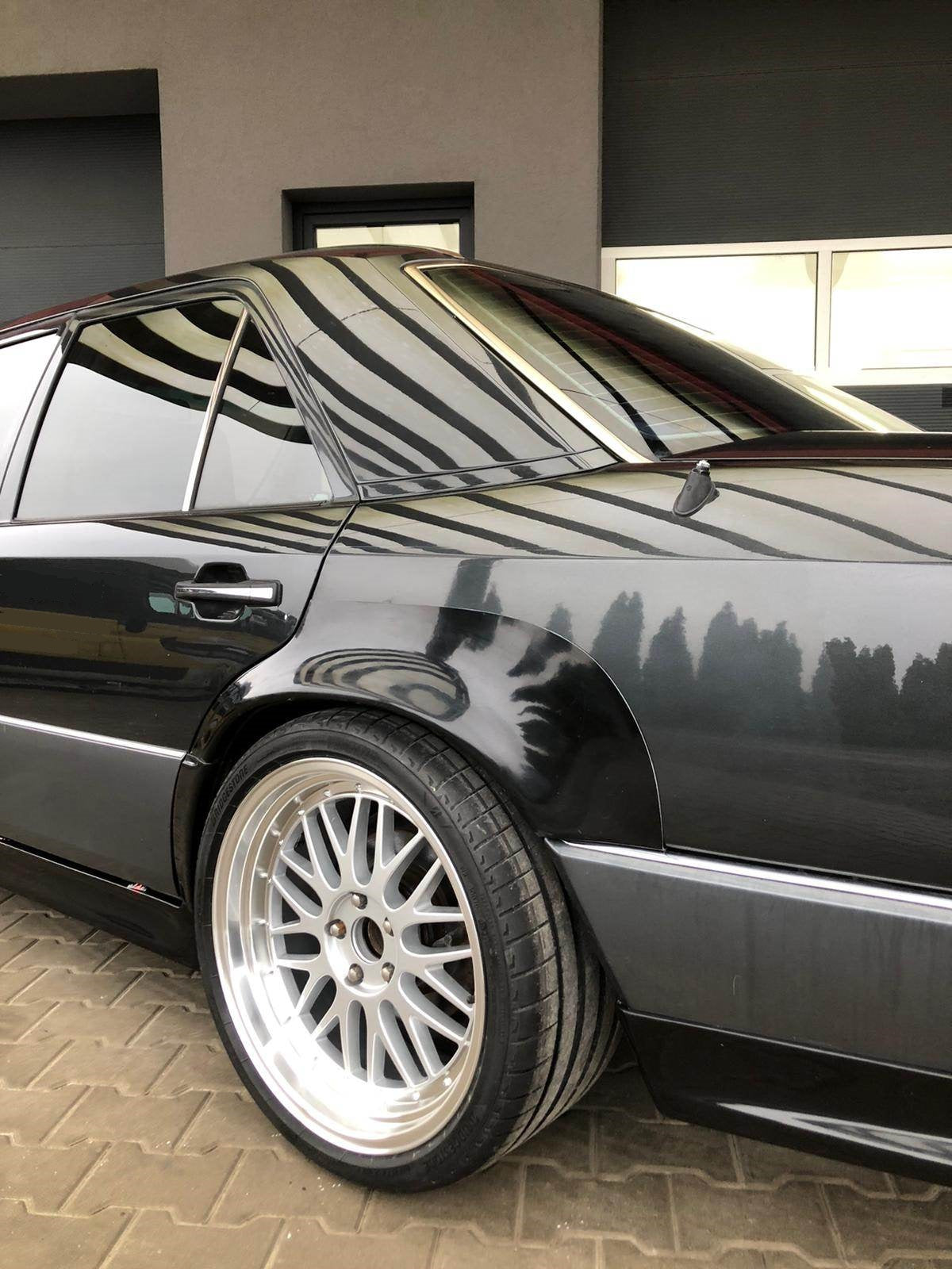 W124 E500 WIDE BODYKIT