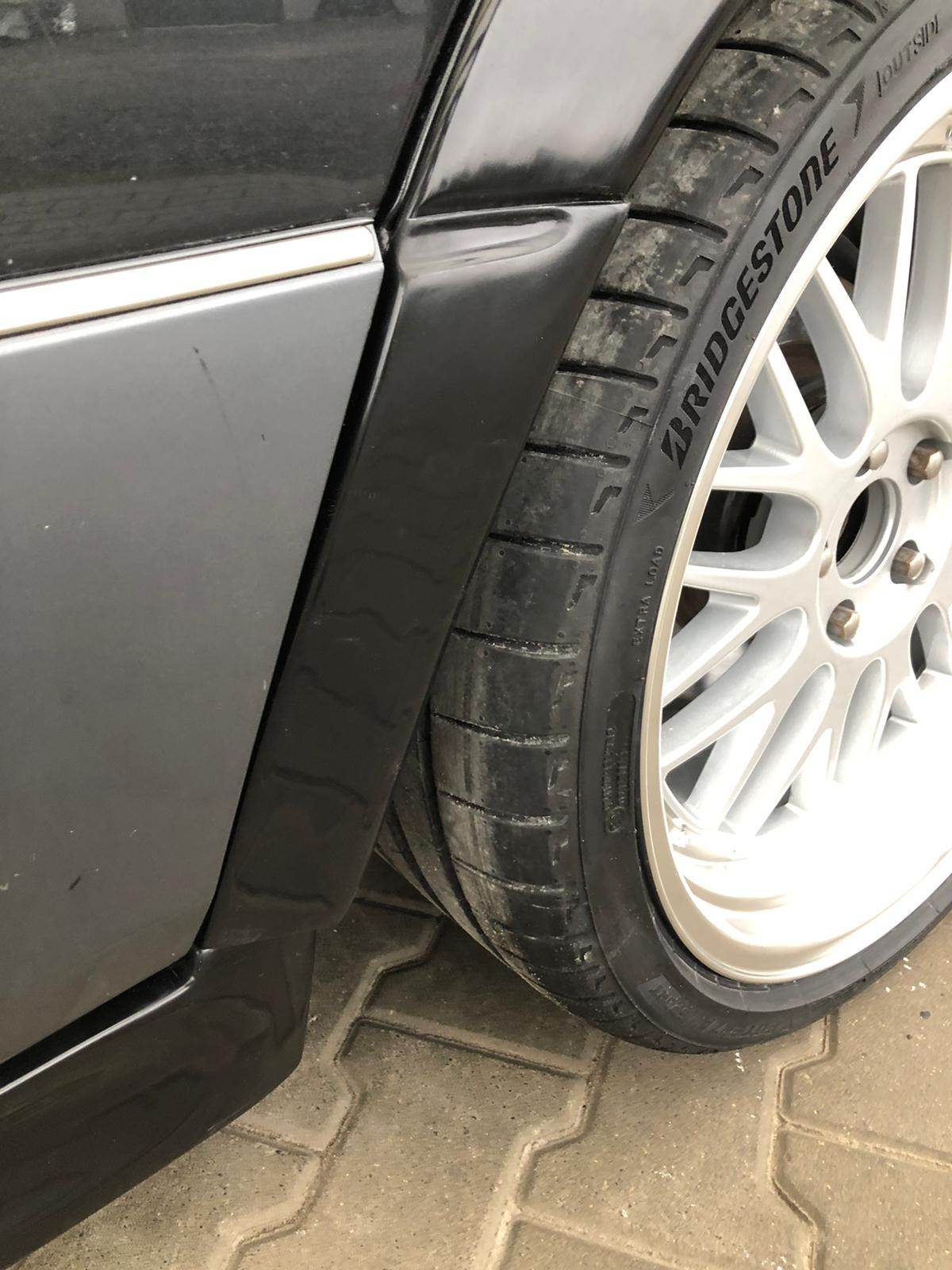 W124 SEDAN E500/E60AMG-STYLE REAR FENDER FLARES