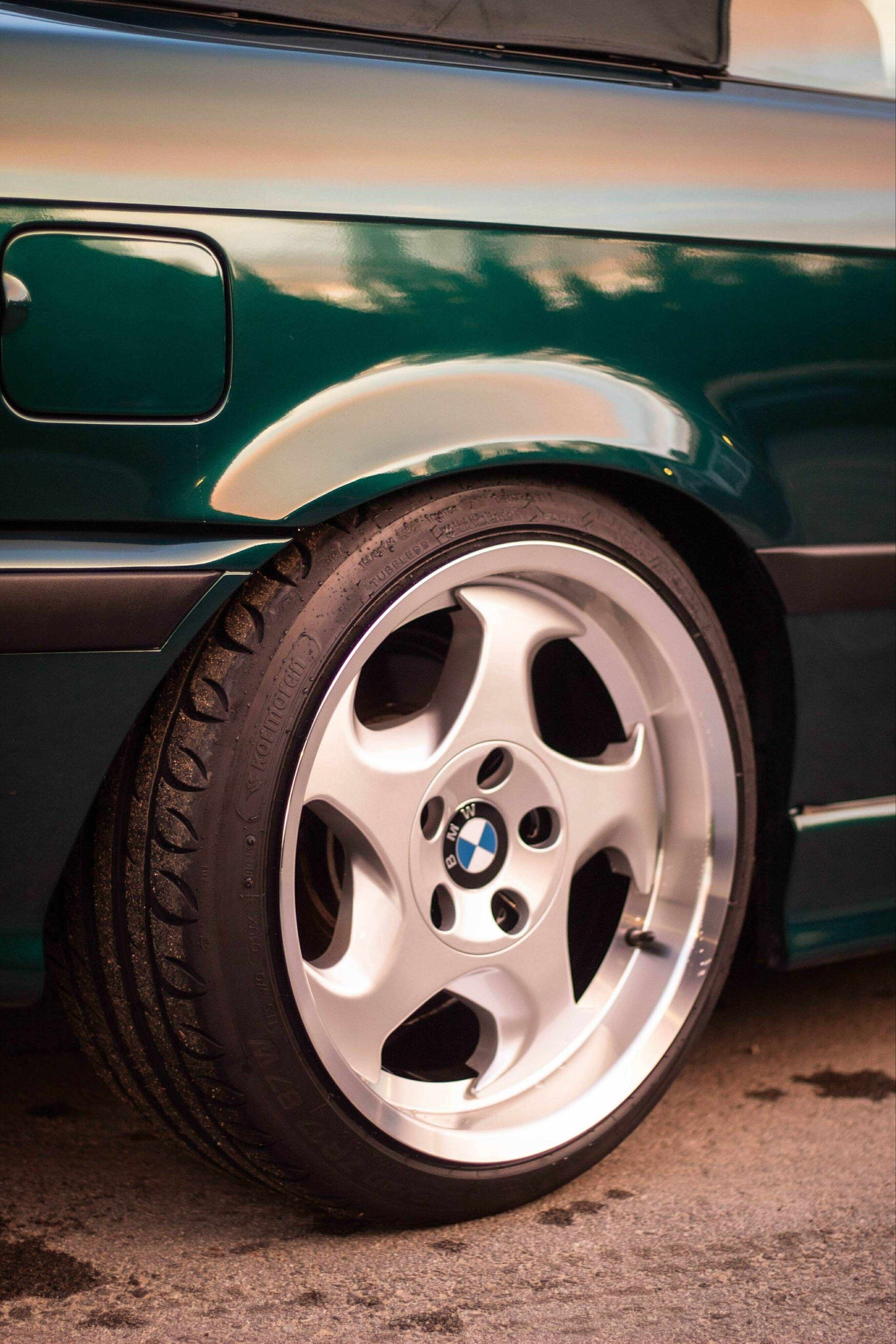 17" THROWING STAR (STYLE 21) STYLE – F: 8J ET20 / R: 9J ET22 – 5x120