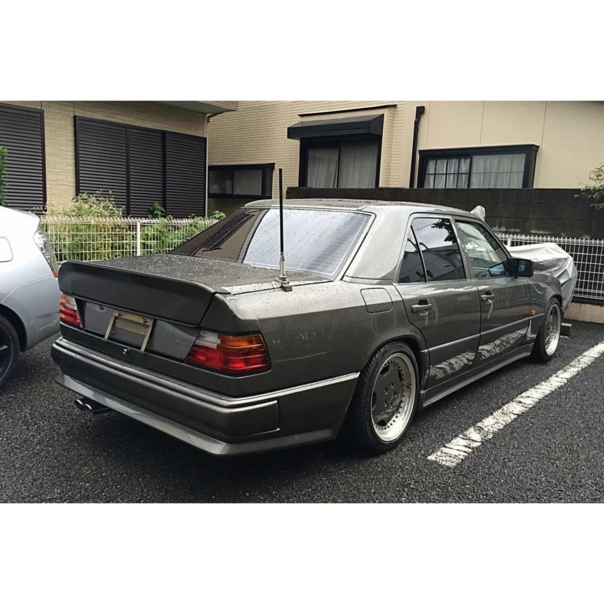 W124 AMG STYLE GEN1 SIDESKIRTS SET